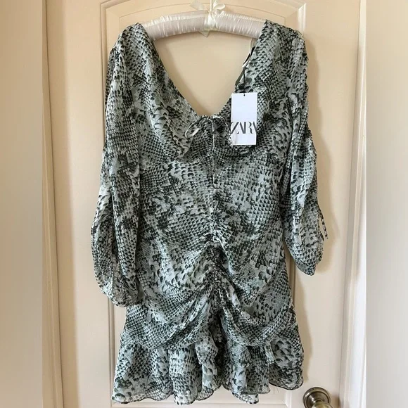 *NEW* ZARA SNAKESKIN DRESS (WOMEN’S LARGE) - Picture 1 of 2